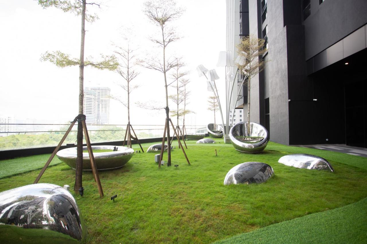 Arte Mont Kiara By Psm Luxury Suites Kuala Lumpur Exterior photo