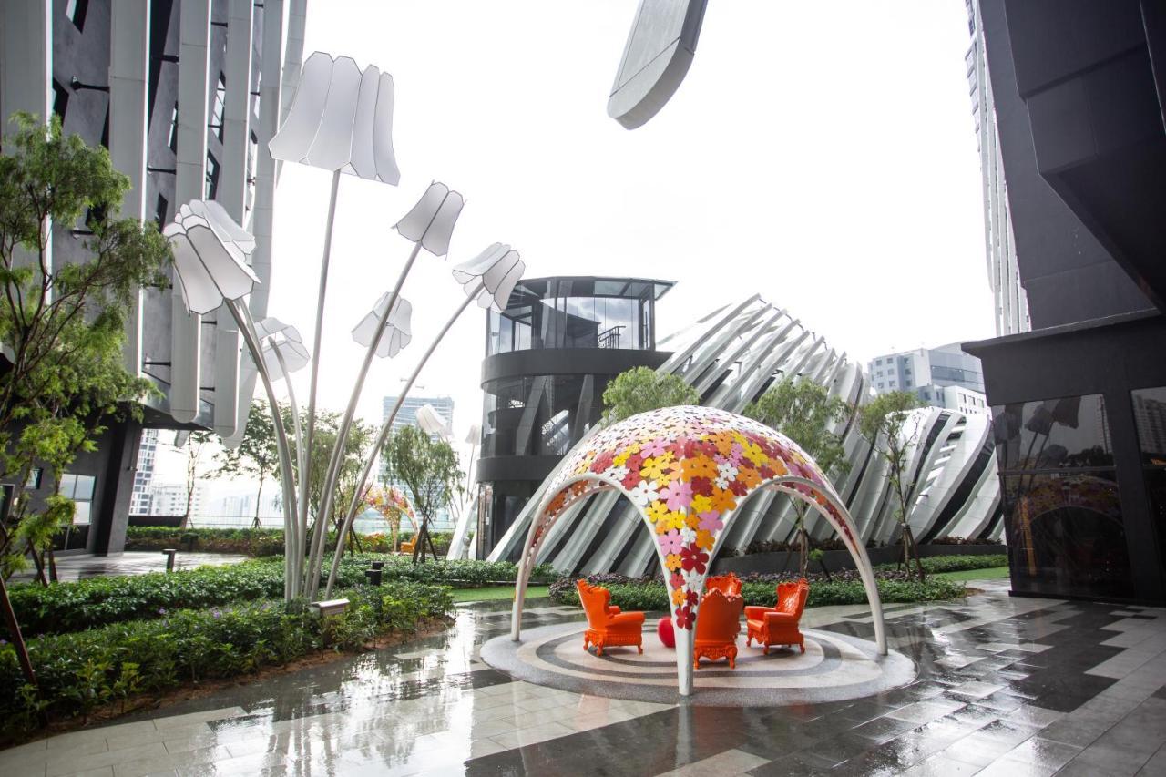Arte Mont Kiara By Psm Luxury Suites Kuala Lumpur Exterior photo