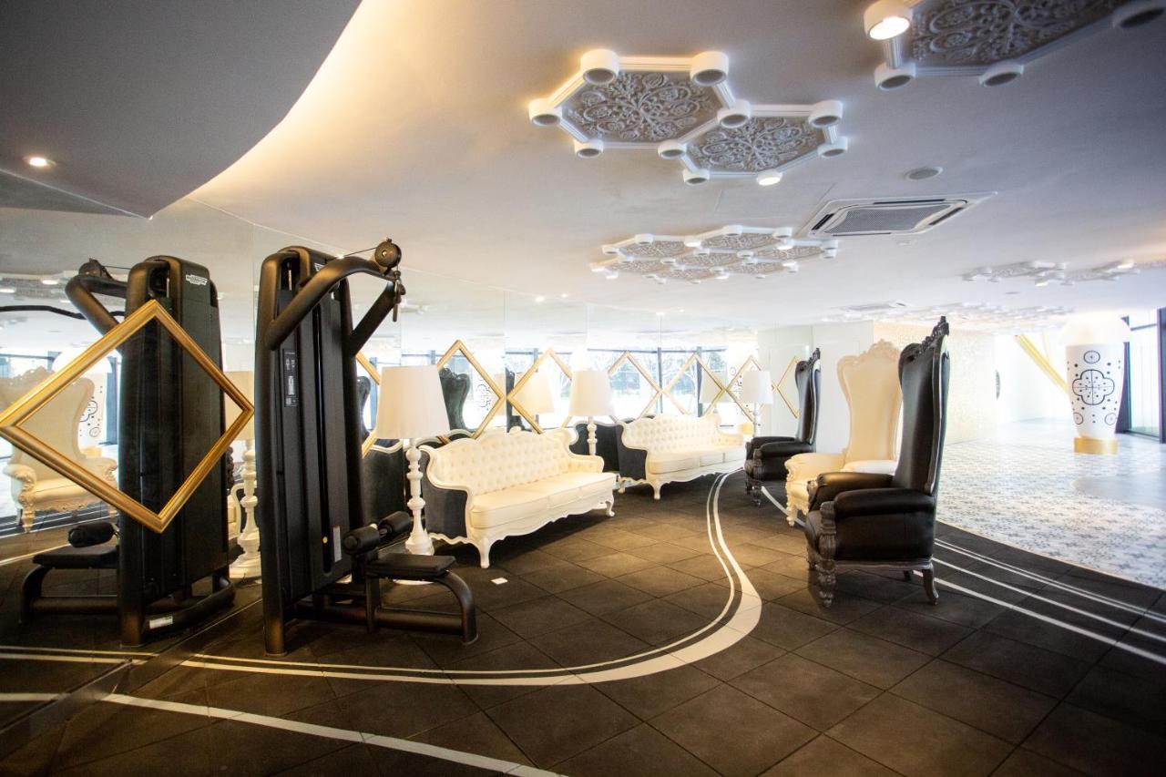Arte Mont Kiara By Psm Luxury Suites Kuala Lumpur Exterior photo